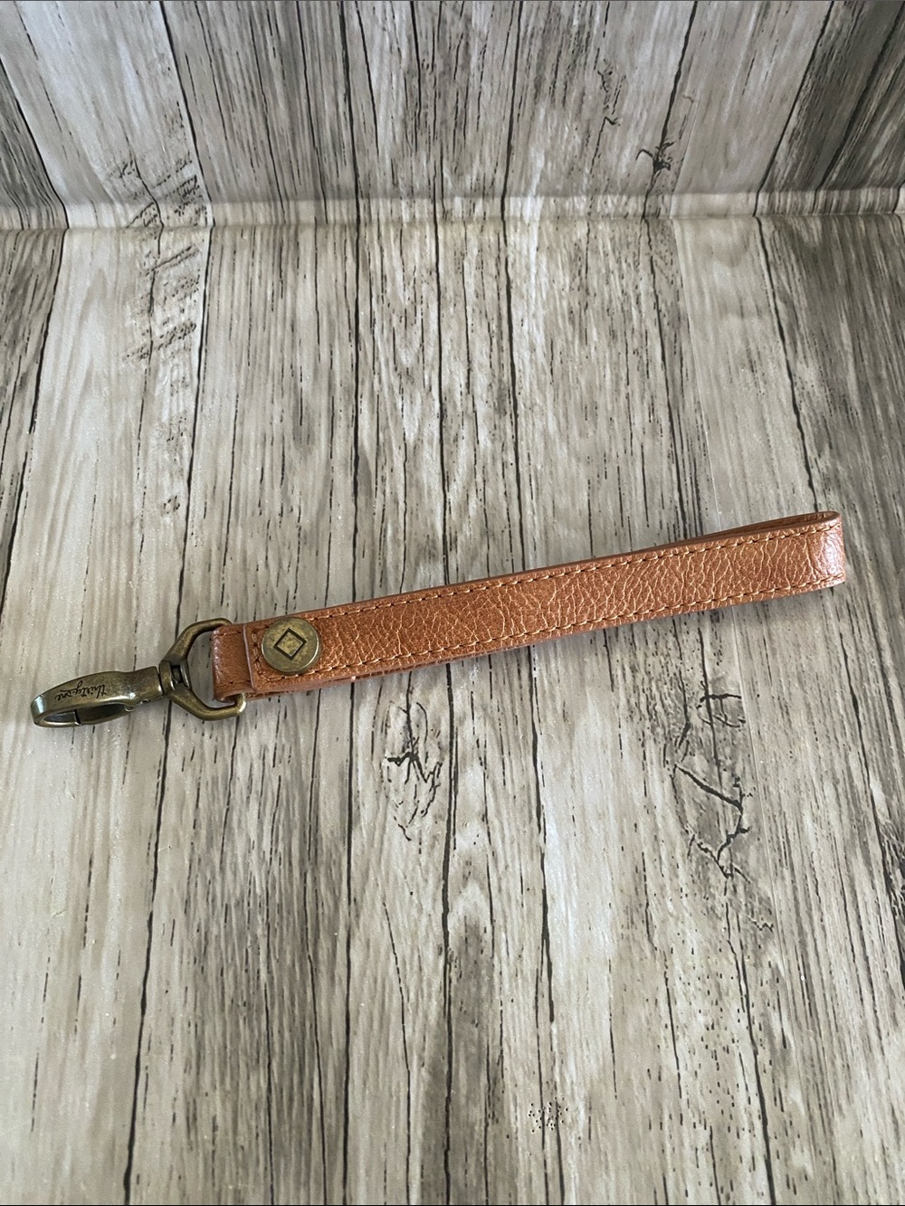 THIRTY-ONE WRISTLET STRAP—CARAMEL